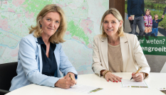 Petra Schut en Mirjam Sterk ondertekenen GGM Pact IVN