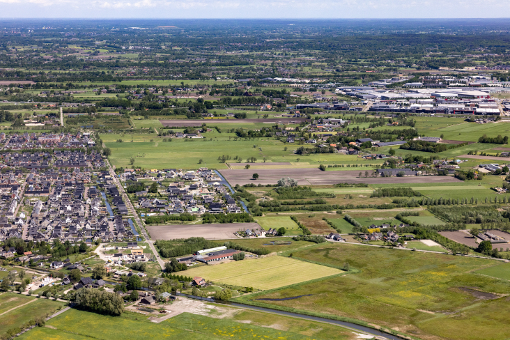 Luchtfoto van woonwijk De Groene Grens in Veenendaal